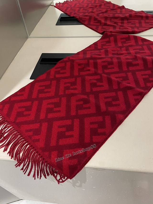 Fendi專櫃新款原單芬迪全幅F羊絨圍巾女士披肩 mmyj1581